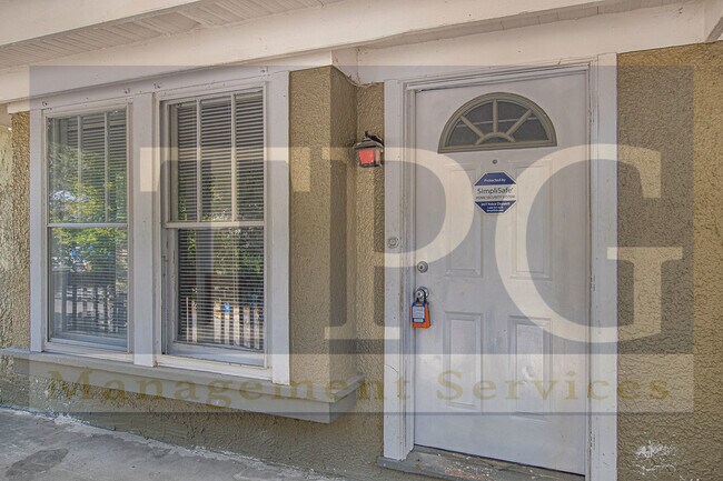 Building Photo - 4241 Charlotte St