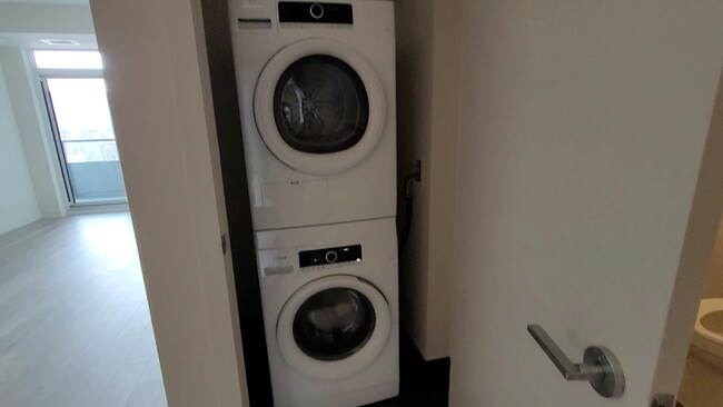 In-unit laundry - 212 King William St