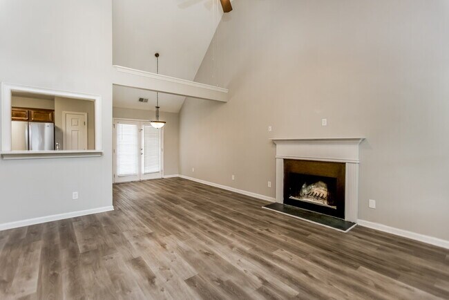 Foto del edificio - 100 Hayes Park Ct
