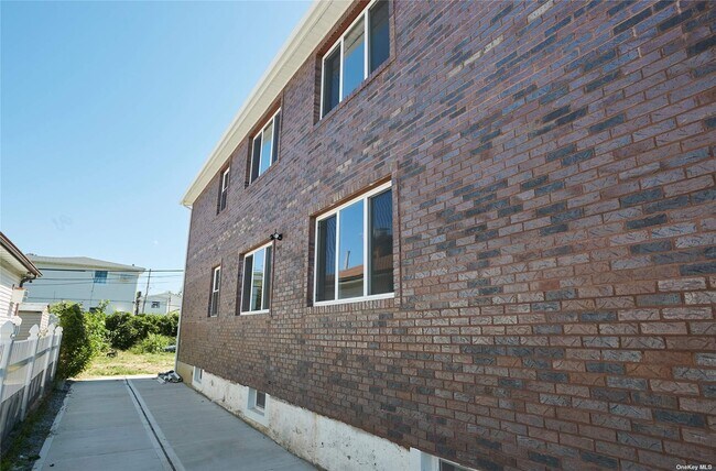Foto del edificio - 144-11 228th St