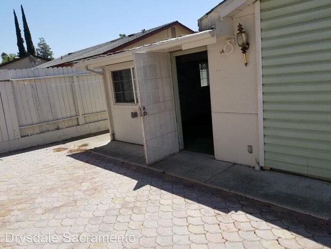 Building Photo - 4125 Birdwell Way