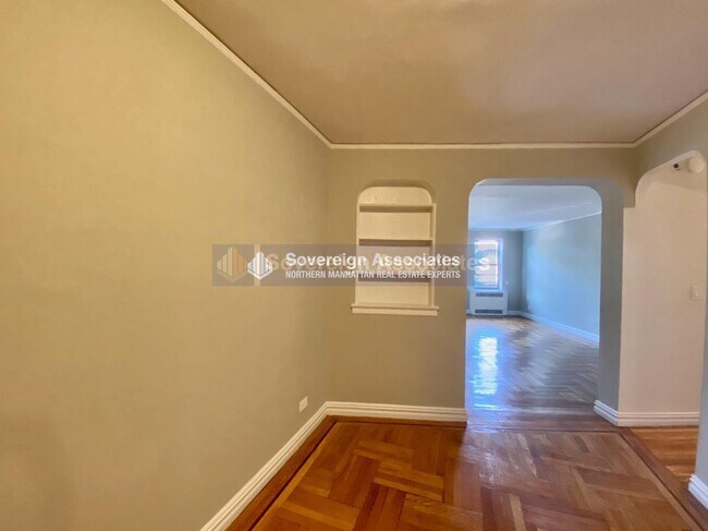 Foto del edificio - 560 West 218th Street