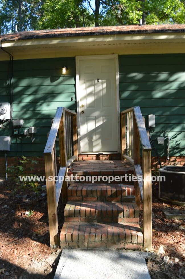 Building Photo - Northeast Duplex