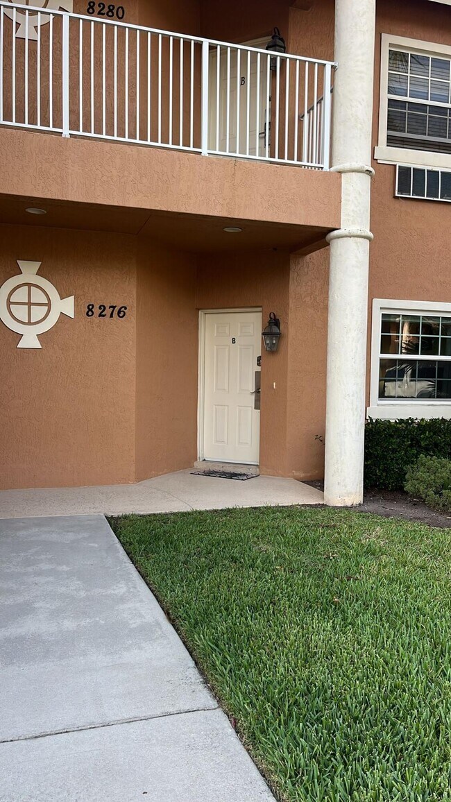 Foto del edificio - 8276 Mulligan Cir