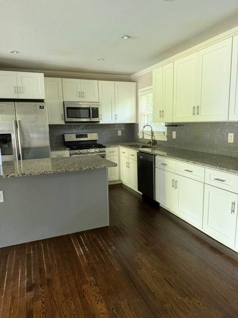 Building Photo - 3155 Beech Dr