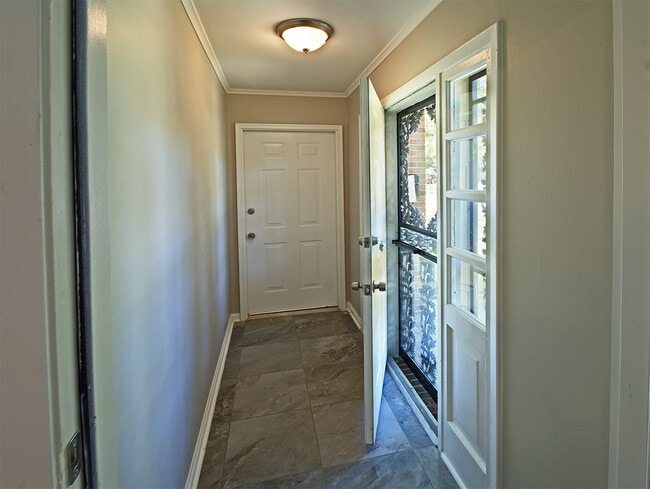 Building Photo - 4779 Hummingbird Ln