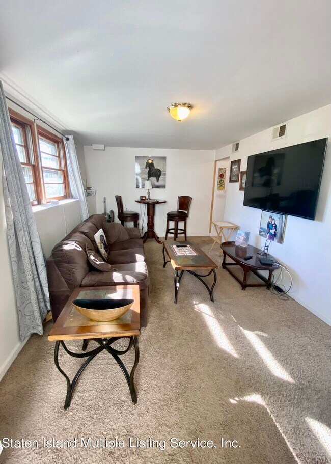 Foto del edificio - 555 Vineland Ave