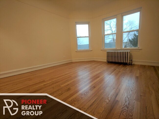 Building Photo - 2946 N Albany Ave