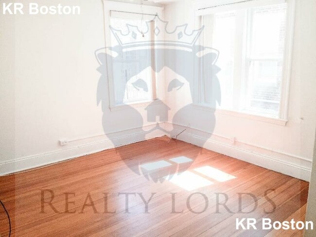 Building Photo - 521 Cambridge St