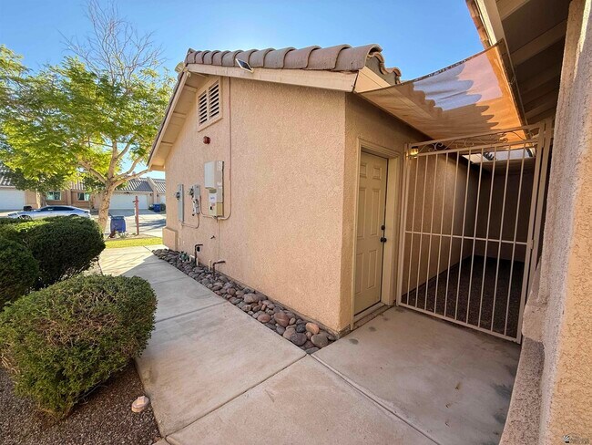 Foto del edificio - 3074 S Todd Ave