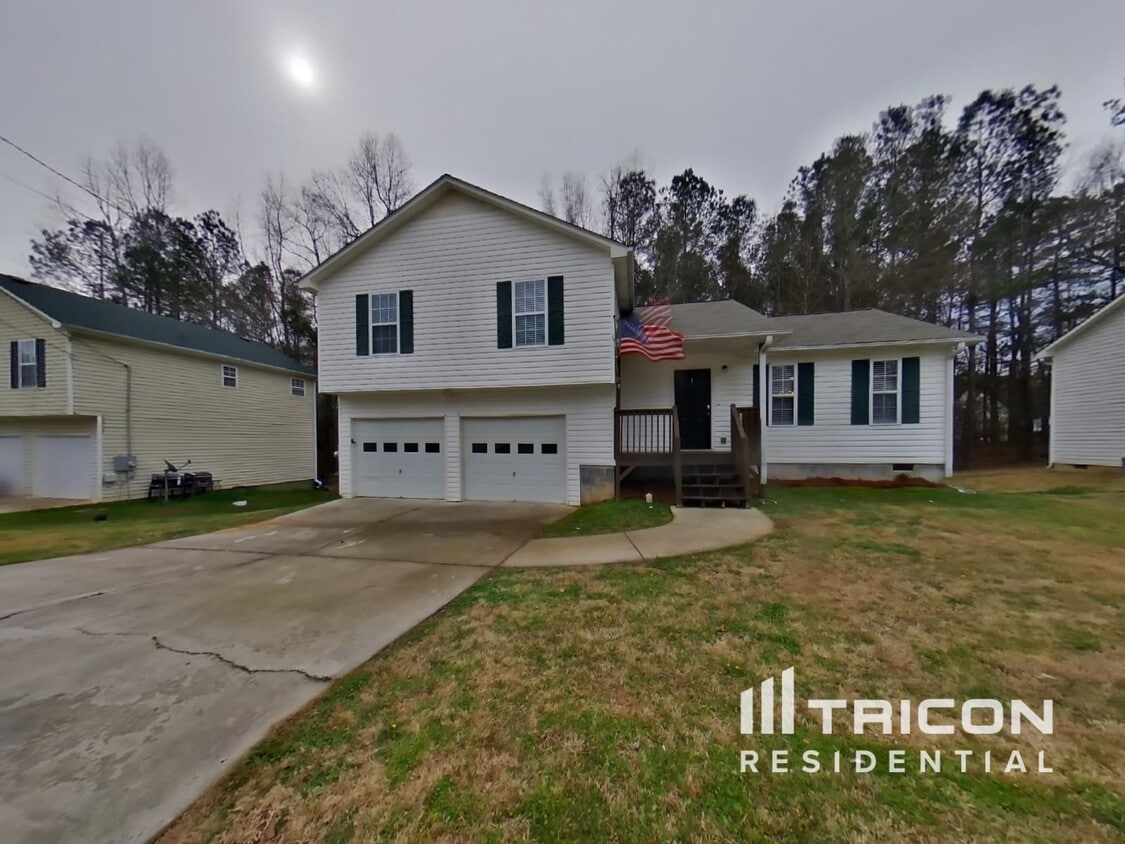 Foto principal - 372 River Trace Dr