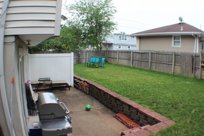 Building Photo - 424  Van Bussum Ave Garfield - Duplex