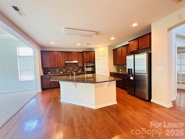 Foto del edificio - 10326 Newbridge Rd
