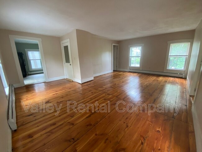 Photo - 747 Main Street - 2 Apartment