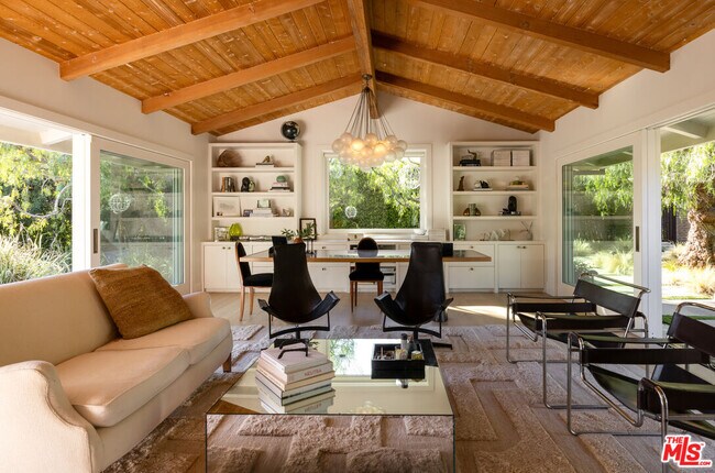 Foto del edificio - 6048 Philip Ave