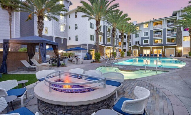 Building Photo - Beach & Ocean