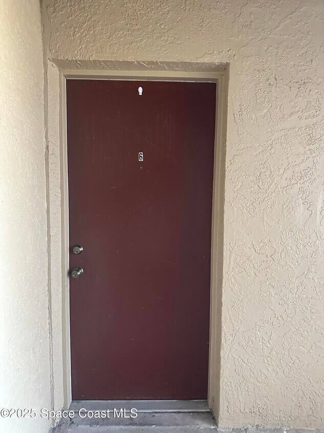 Foto principal - 225 Spring Dr