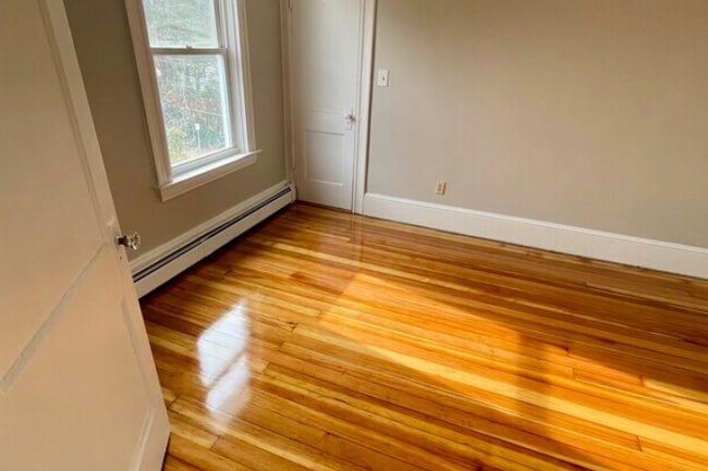 Foto del edificio - 576 Providence St