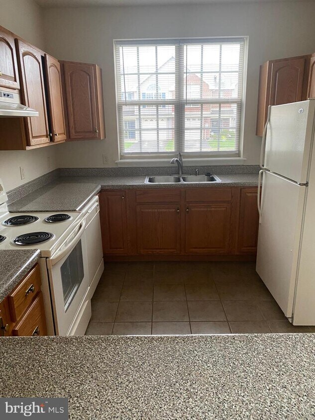 2000 Powell Dr, Chambersburg, PA 17201 Townhouse for Rent in