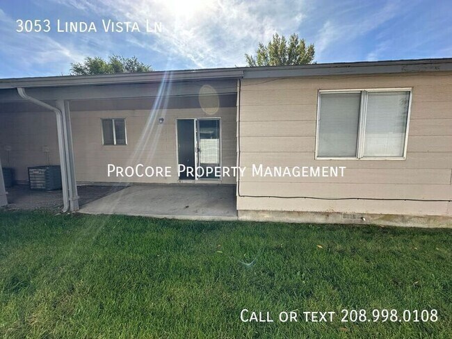 Foto del edificio - 2 bedroom, 1 car garage, covered back pati...