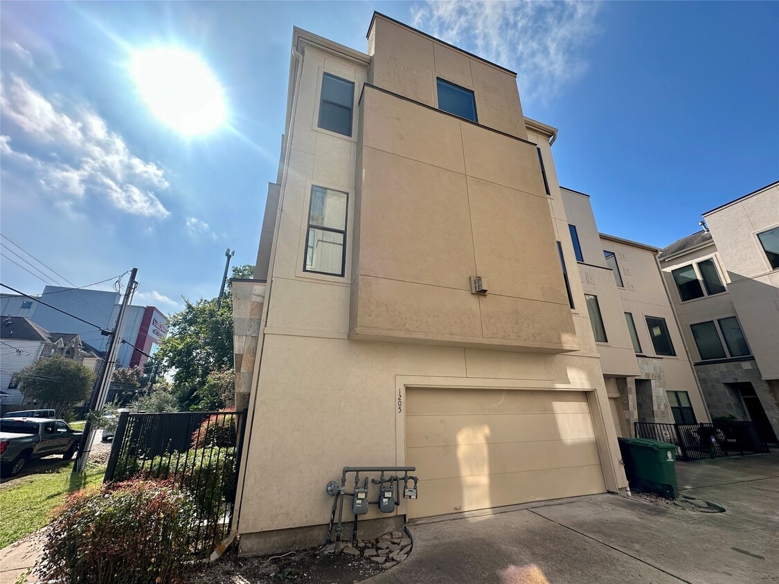 Foto principal - 1205 Birdsall St