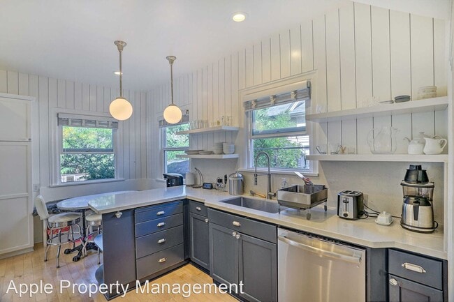 Building Photo - 3 br, 2 bath House - 1915 1st Ave North