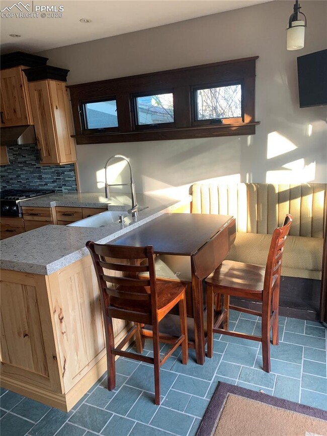 breakfast nook in kitchen - 119 Cheyenne Blvd