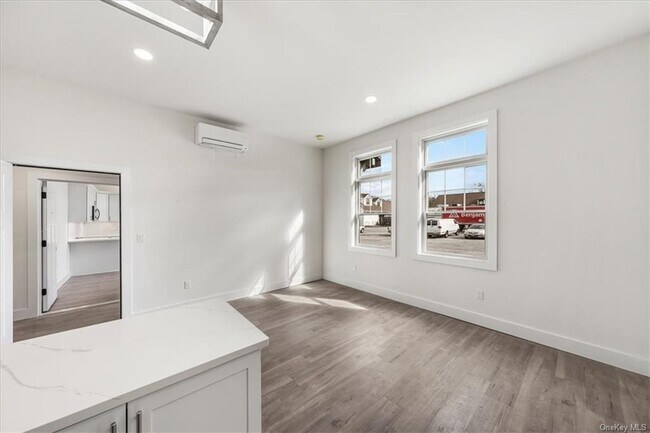 Building Photo - 1083 US-9