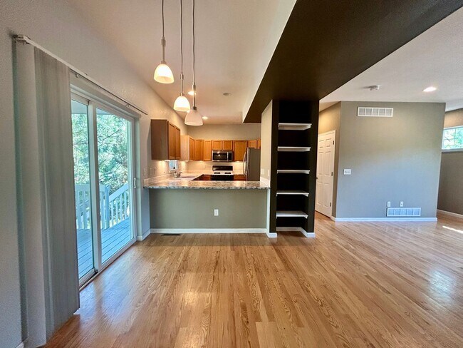 Foto del edificio - Beautiful 2BR Townhome Available For Rent ...