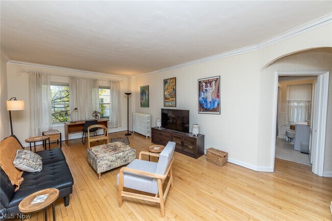 Foto del edificio - 2330 Euclid Heights Blvd