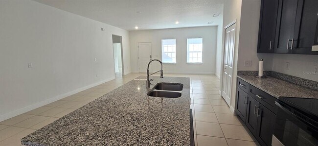 Foto del edificio - 405 Marion Oaks Ln