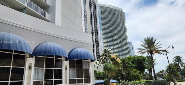 Foto del edificio - 19201 Collins Ave