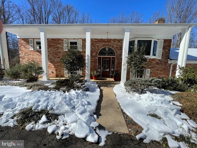 Foto del edificio - 5300 Summit Dr