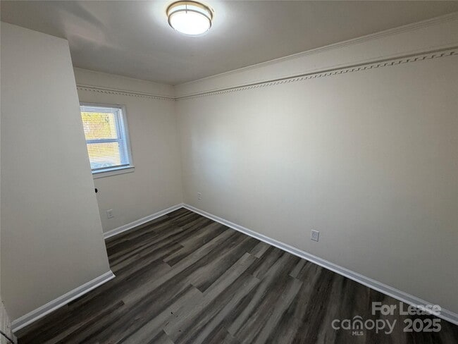 Foto del edificio - 4132 Blenhein Rd