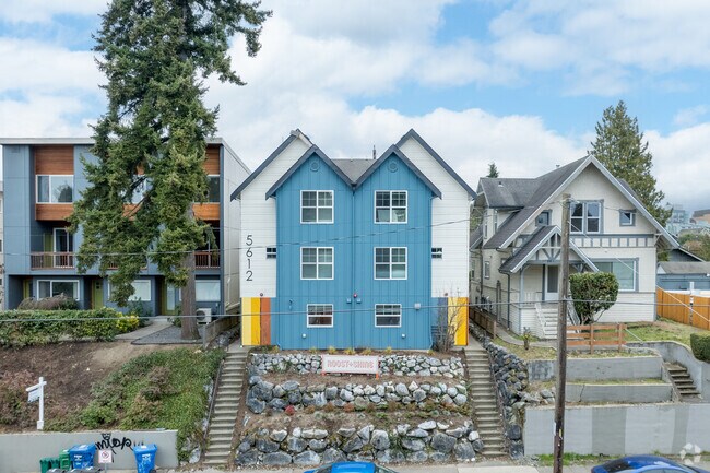 Building Photo - 5612 Roosevelt Way NE