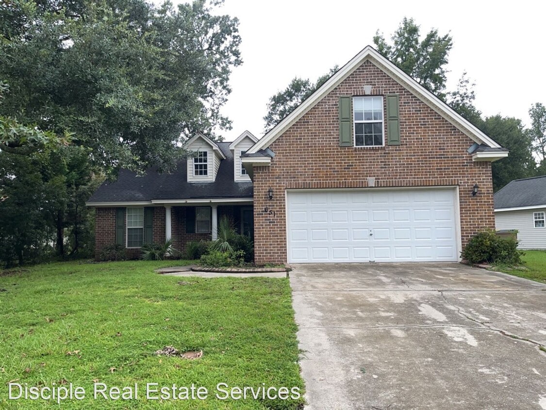 Primary Photo - 4 br, 2 bath House - 651 Young Way