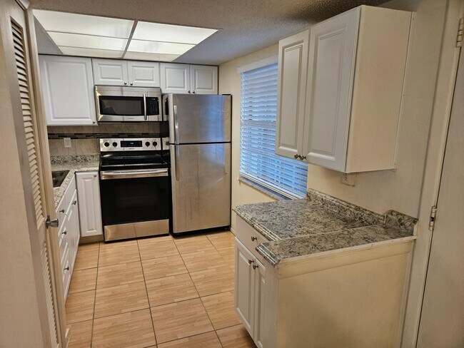 Foto del edificio - First Floor Condo in 55+ Community in Dunedin FL