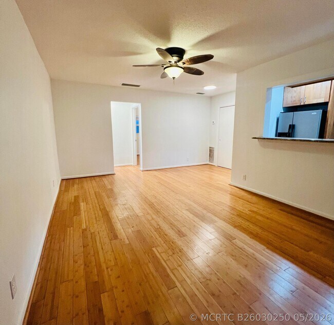 Foto del edificio - 2404 NE 33rd Ave