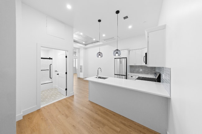 Building Photo - 101 Richmond St