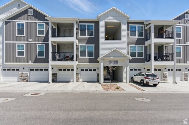 Building Photo - 972 W Spider Grn Wy