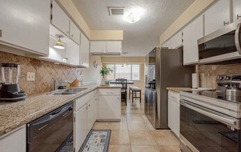 Building Photo - 22319 Deville Dr