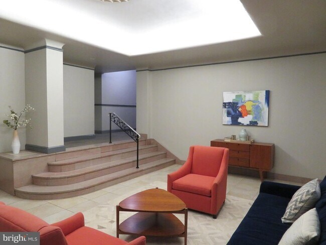 Building Photo - 3925 Davis Pl NW