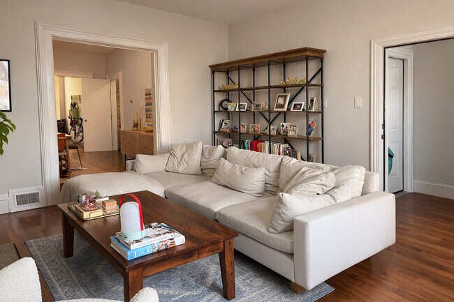 Foto del edificio - 2035 W Evergreen Ave