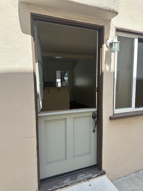 Building Photo - 436 Rosecrans Ave