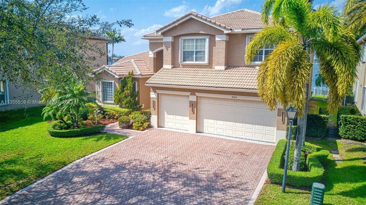 Foto principal - 4914 SW 185th Terrace