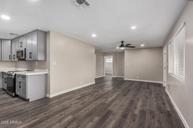 Foto del edificio - 4407 W Whitton Ave