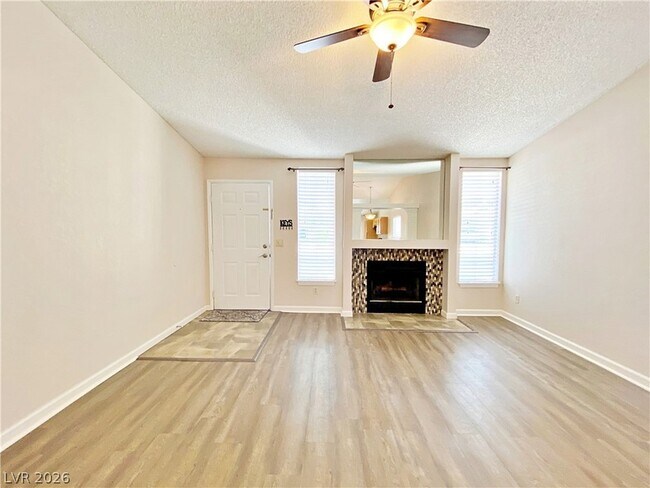 Foto del edificio - 704 Calahan Point Dr
