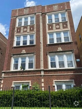 Building Photo - 6433 N Albany Ave