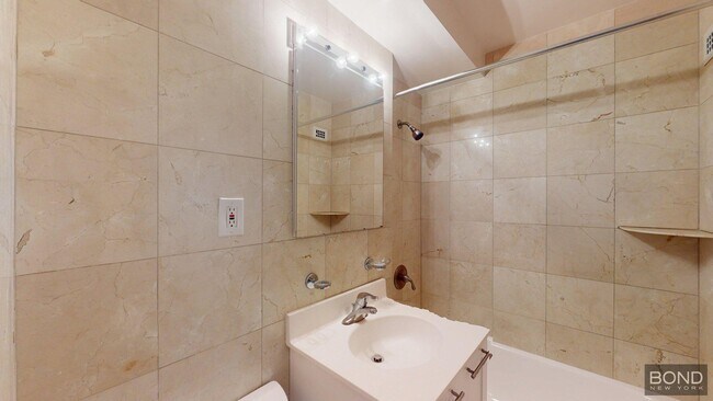Building Photo - 435 E 79th St