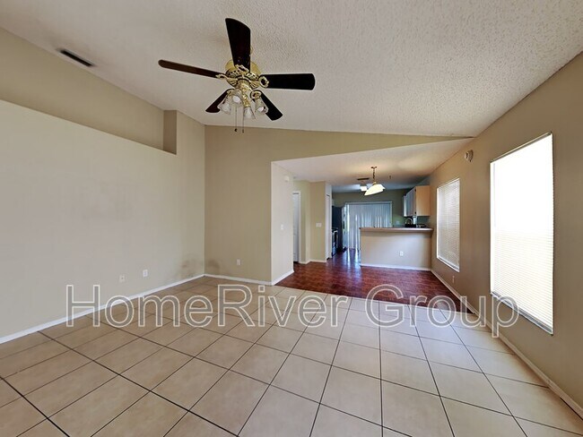 Foto del edificio - 9824 Morris Glen Way